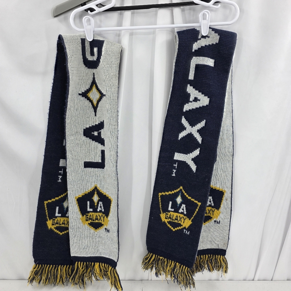Lot‎ Of 2 LA GALAXY MLS Soccer Team Winter Knit Fringed Scarf Reversible Blue.